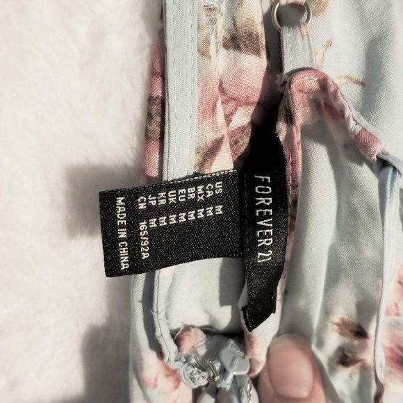 𝐅𝐨𝐫𝐞𝐯𝐞𝐫 𝟐𝟏 𝐅𝐥𝐨𝐫𝐚𝐥 𝐃𝐫𝐞𝐬𝐬 - Picture 4 of 4